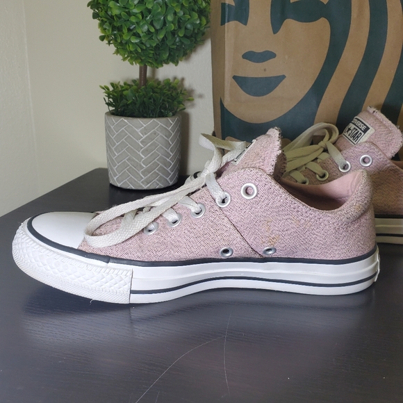 Pink Converse - Picture 3 of 8